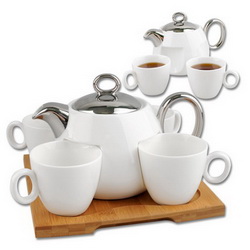 Набор чайный на 4 персоны: чайник 960 мл и 4 чашки по 200 мл, на деревянной подставке, серебристый